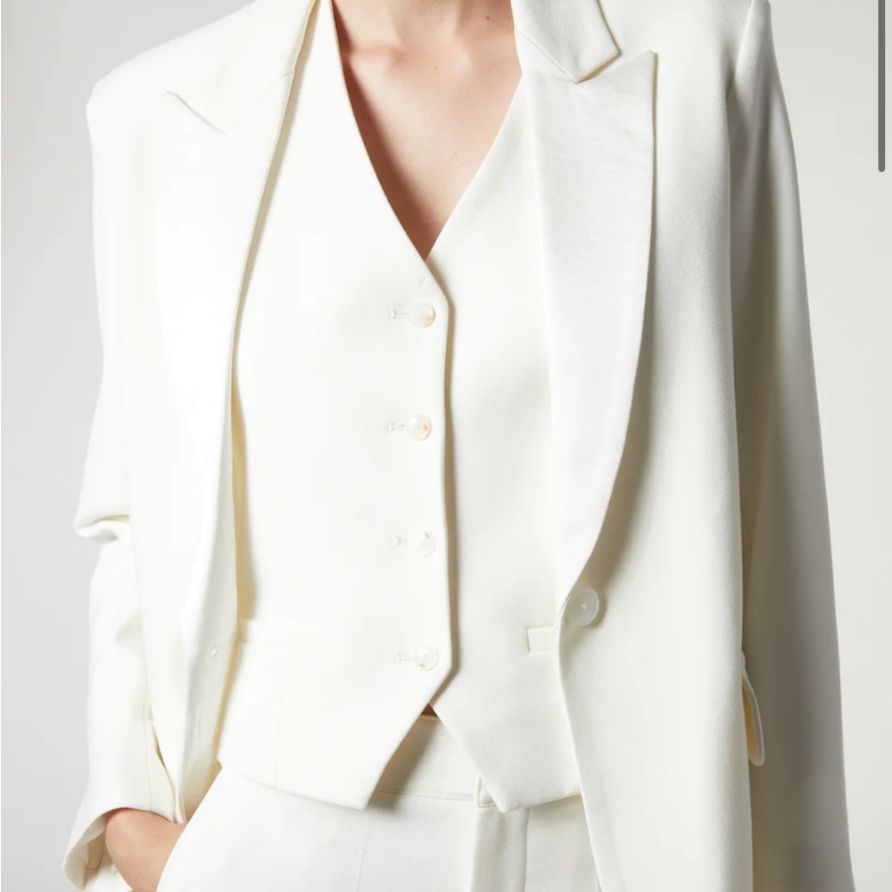 Saint Art NY 3 PIECE WHITE TUXEDO
M - Picture 1 of 14